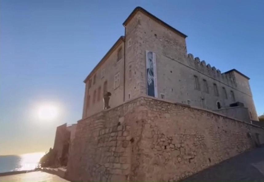 Vue Mer Et Remparts. Entre Vieille Ville Et Plages Antibes Exterior foto